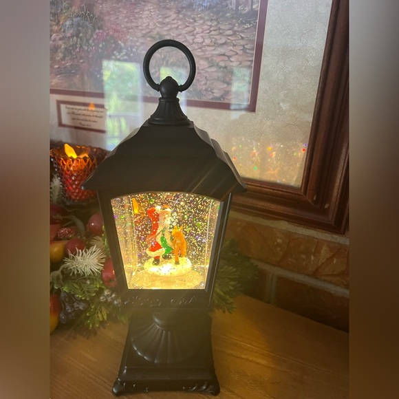 ❤️Merry Christmas Santa Clause Snow Globe Musical Lantern - Picture 5 of 5
